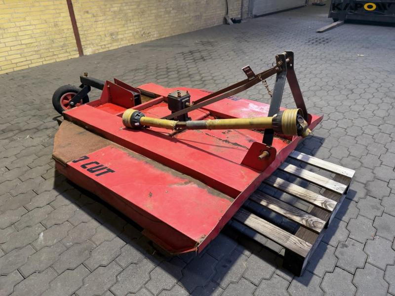 Three-point hitch 3