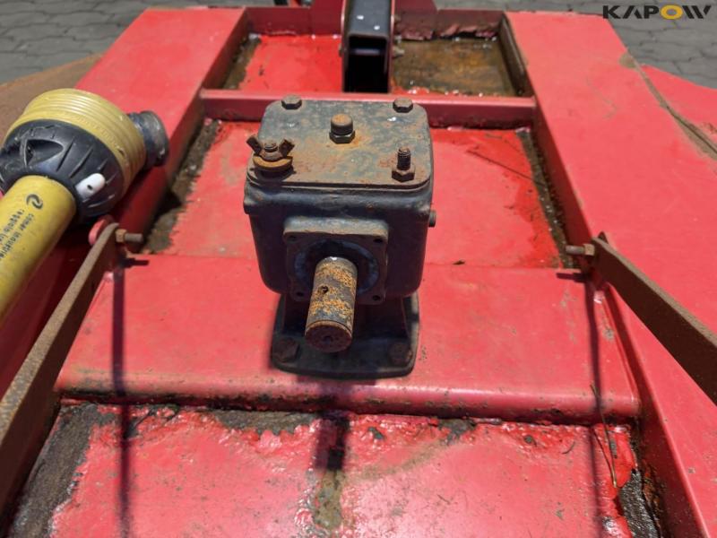 Three-point hitch 12