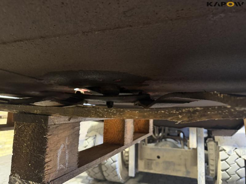 Three-point hitch 21