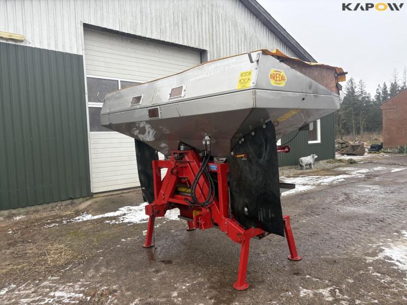 Bredal A2X mounted fertilizer spreader 1