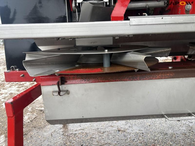 Bredal A2X mounted fertilizer spreader 11