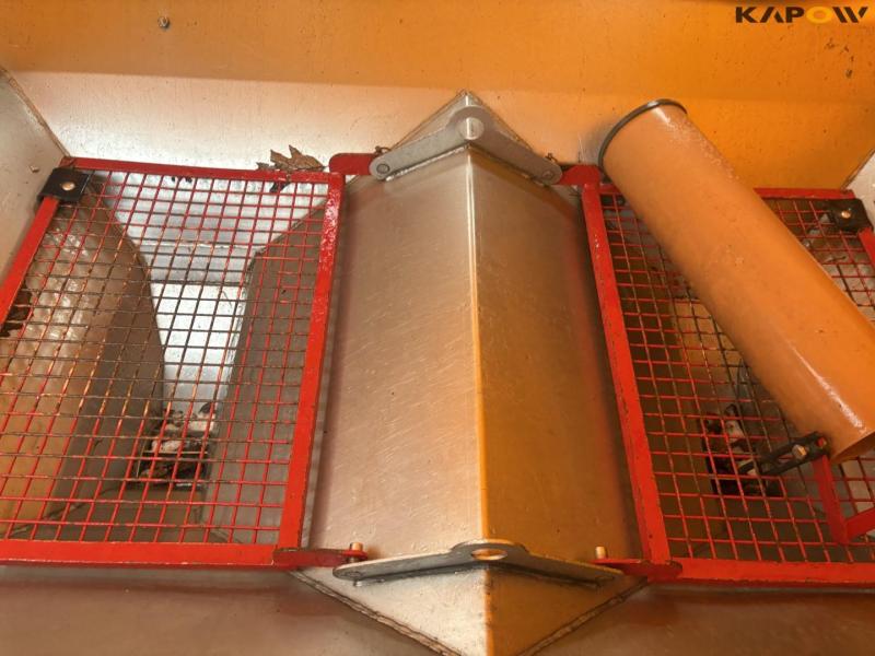 Bredal A2X mounted fertilizer spreader 24