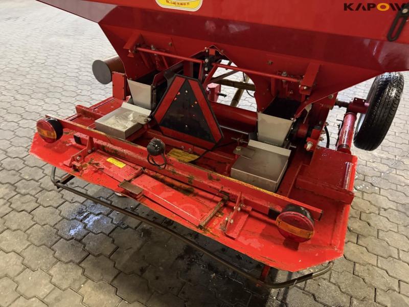 Bredal B2 fertilizer spreader 12
