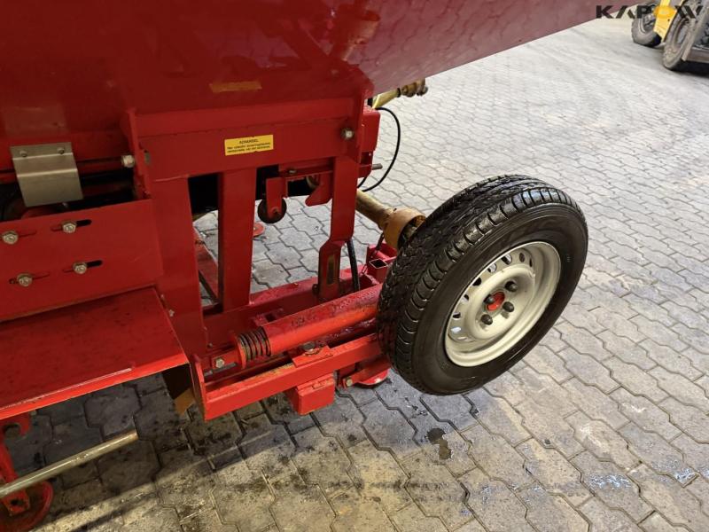 Bredal B2 fertilizer spreader 17
