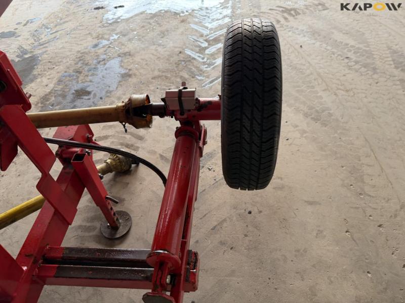 Bredal B2XL fertilizer spreader 17