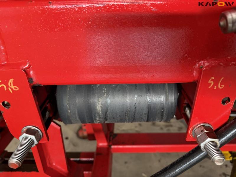 Bredal B2XL fertilizer spreader 24