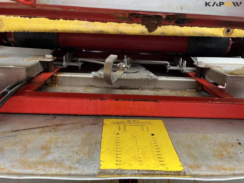 Bredal B2XL fertilizer spreader 17