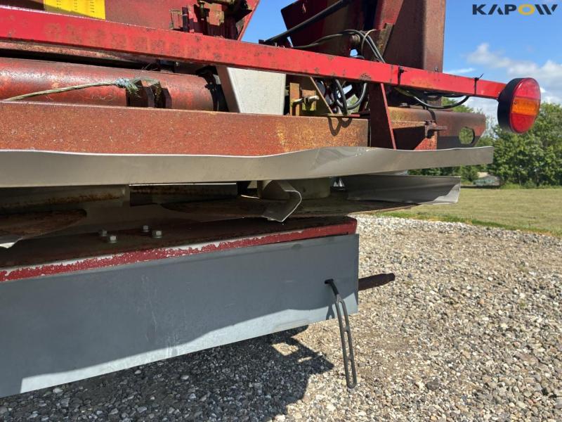 Bredal B4S fertilizer spreader 28