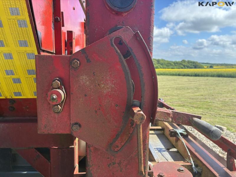 Bredal B4S fertilizer spreader 29