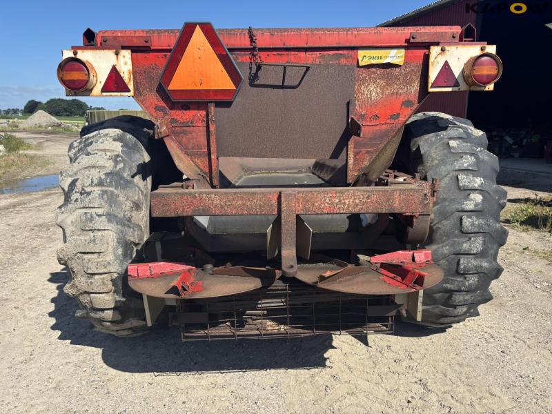 Bredal B50 lime/sand spreader/paver 6