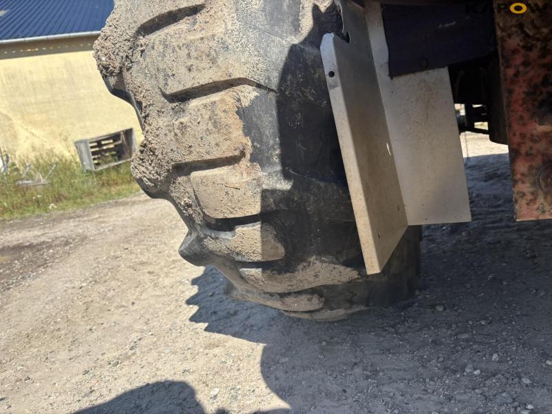 Bredal B50 lime/sand spreader/paver 41