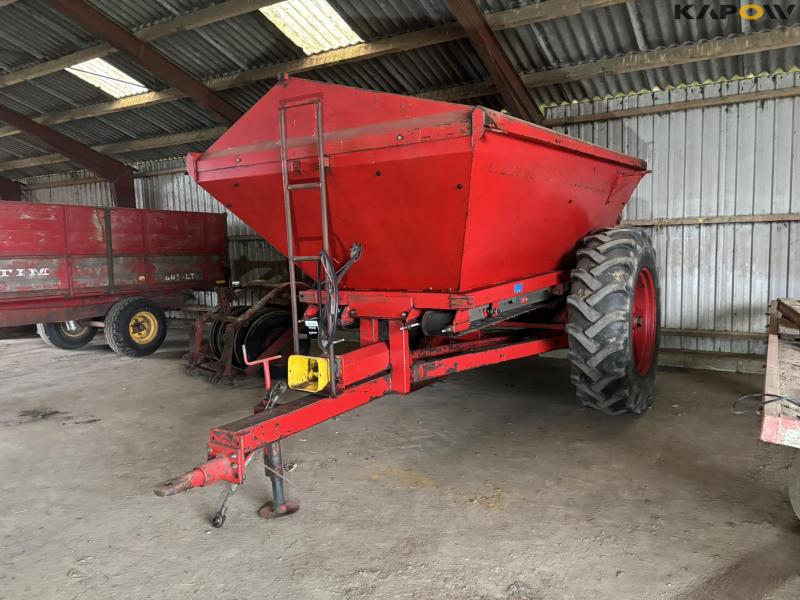 Bredal B6 fertilizer spreader 1