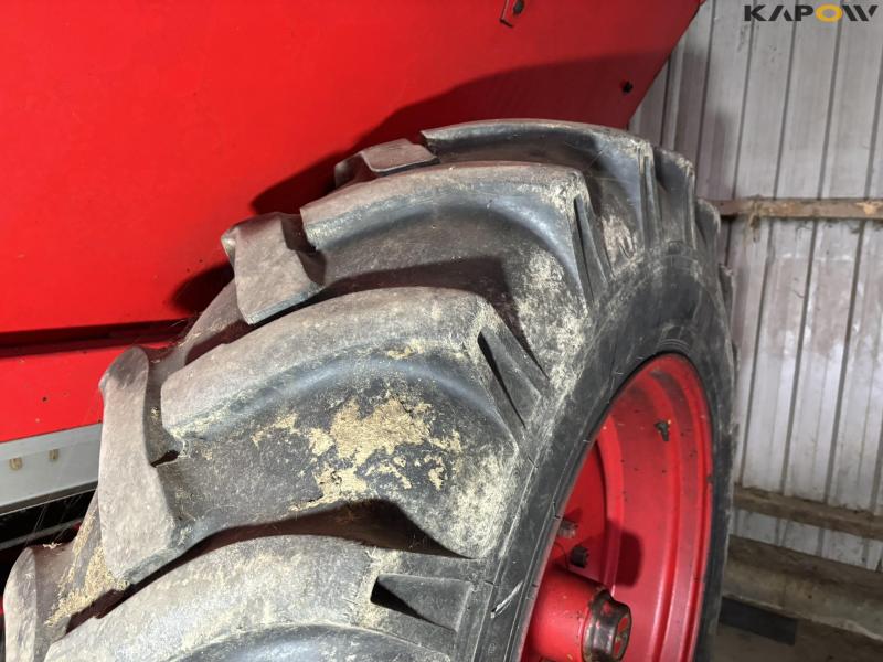 Bredal B6 fertilizer spreader 10