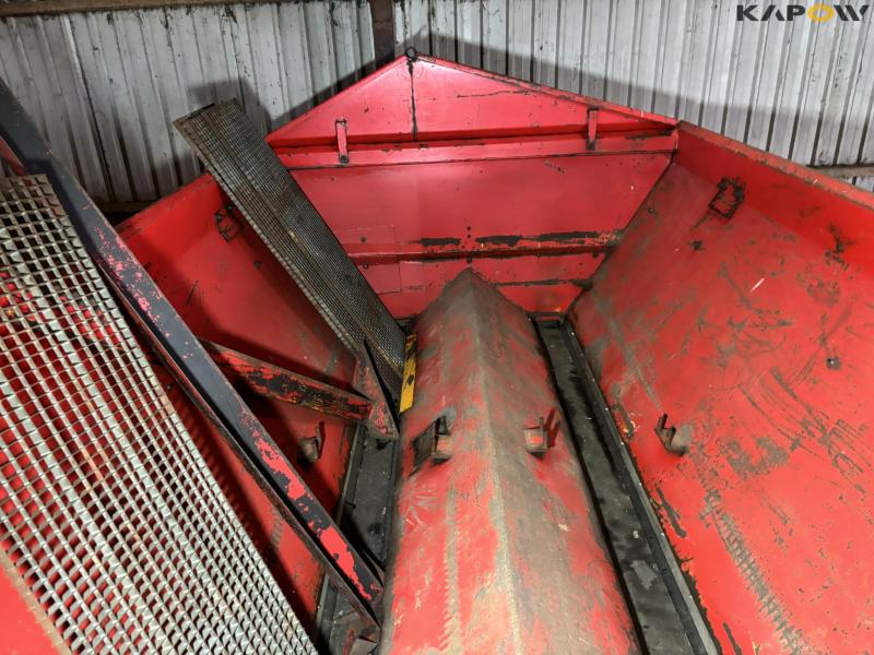 Bredal B6 fertilizer spreader 18