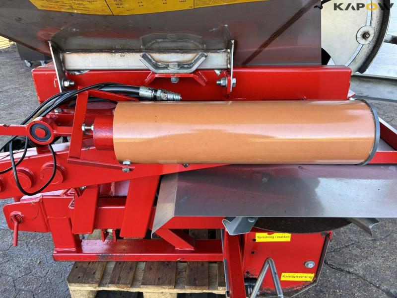 Bredal F2 fertilizer spreader 13