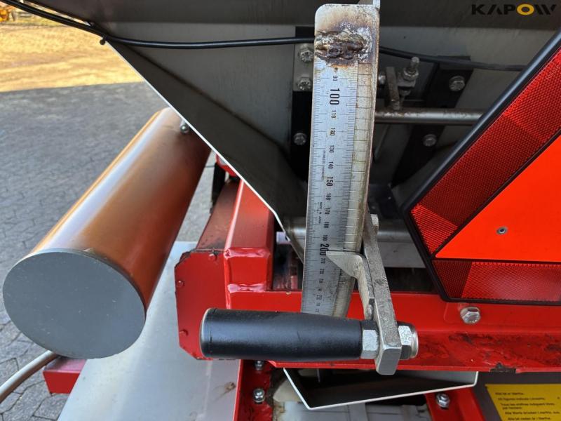 Bredal F2 fertilizer spreader 25