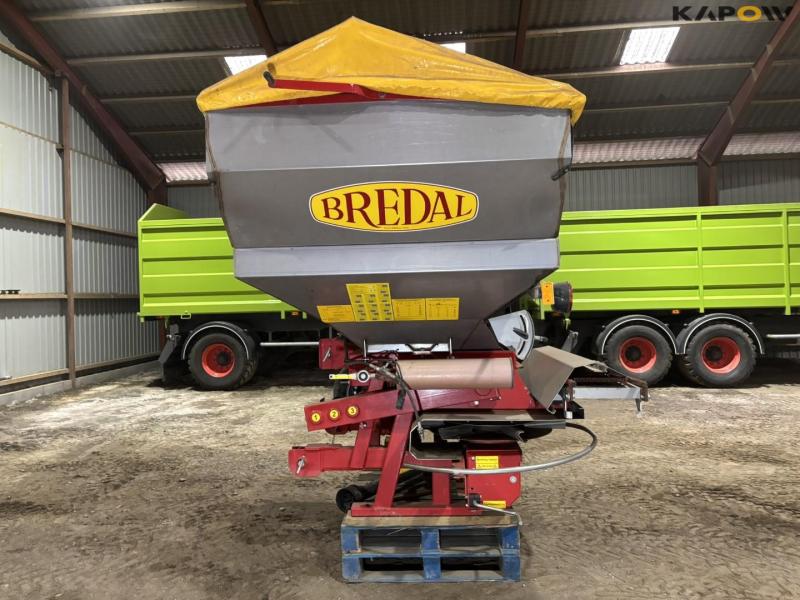 Bredal F2RF mounted fertilizer spreader 8