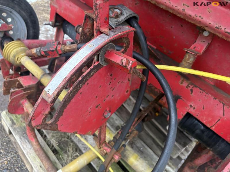 Bredal fertilizer spreader 28