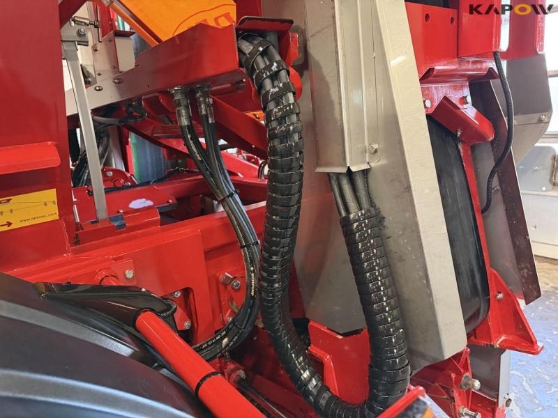 Bredal K165XES lime spreader 32