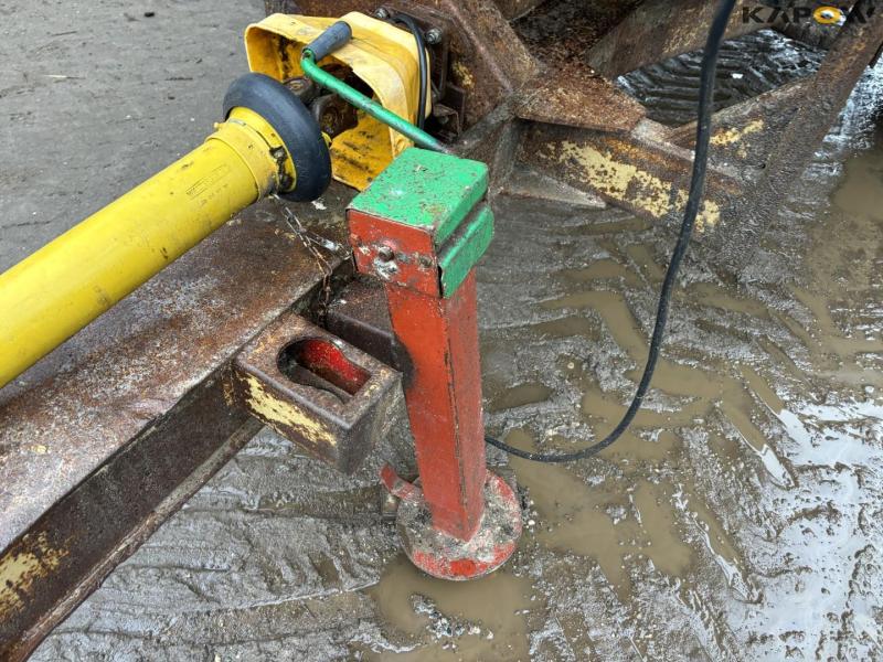 Bredal lime spreader 11