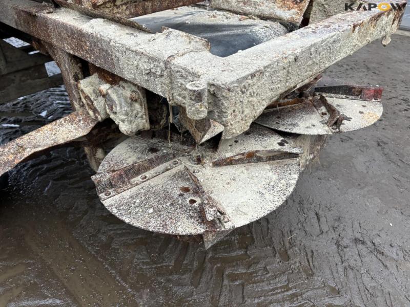 Bredal lime spreader 23