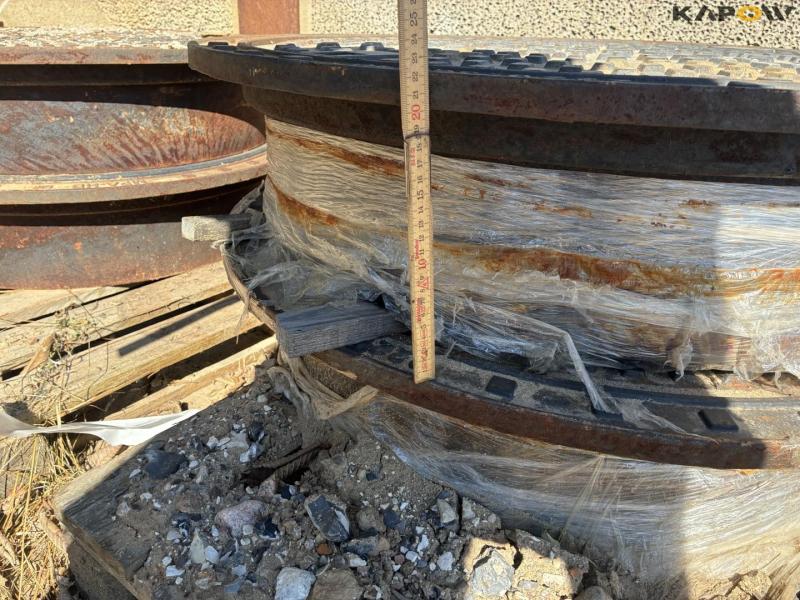 Cast iron manhole covers and frames 18