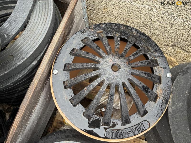 Plastic wells and grates 11