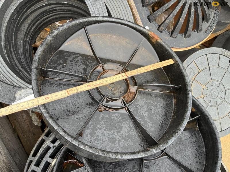 Plastic wells and grates 21