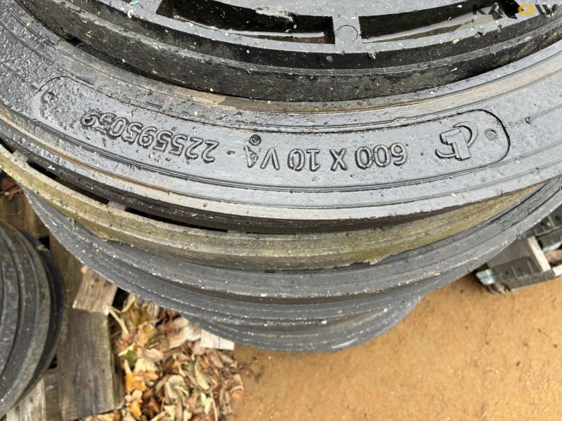 Plastic wells and grates 28