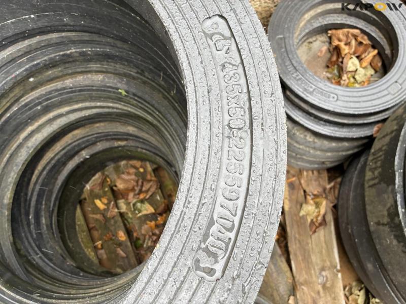 Plastic wells and grates 31