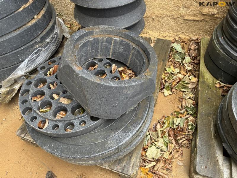 Plastic wells and grates 35