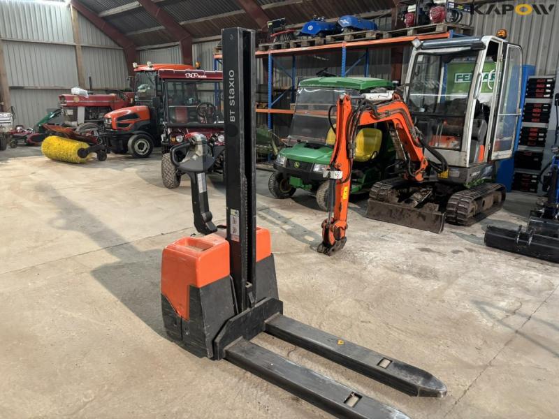 BT HWE 100 stacker 3