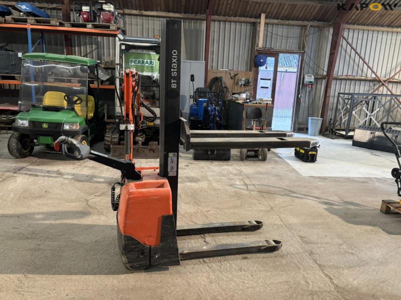 BT HWE 100 stacker 10