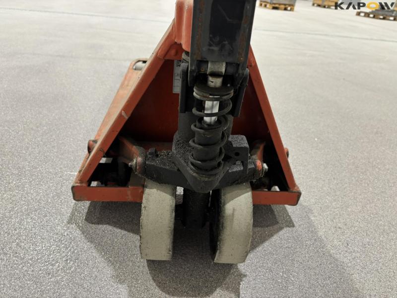 BT LHM230 pallet truck 16
