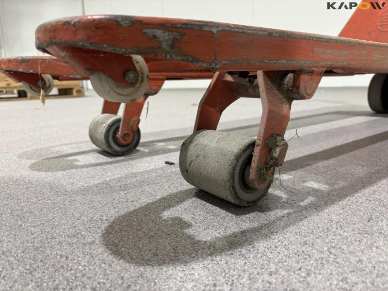 BT LHM230 pallet truck 24