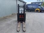 BT LSF 1250 electric stacker 2