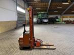 BT LSV 1000 E/10 electric stacker 4