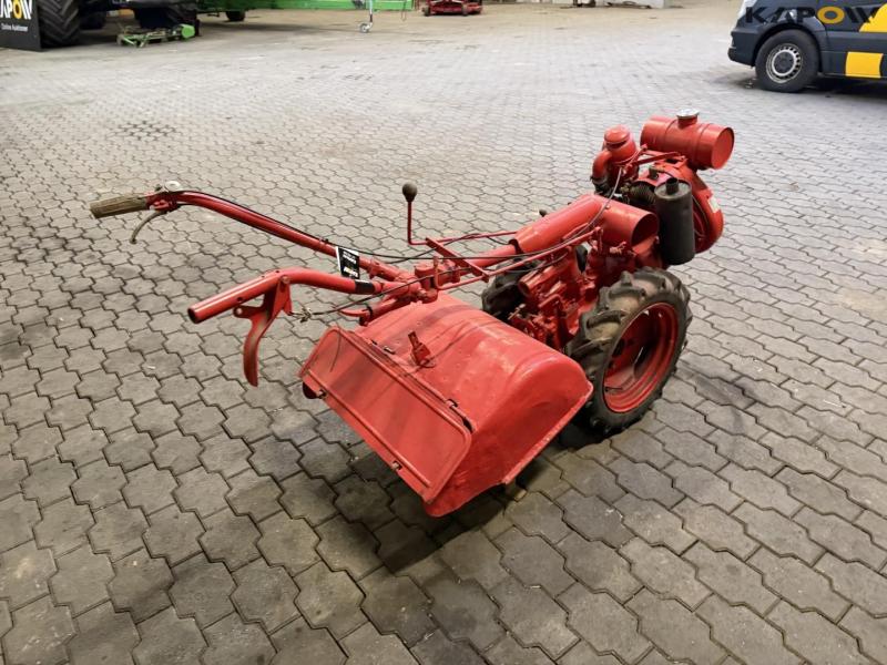 Bundgartz & Co. tool carrier with cutter 5