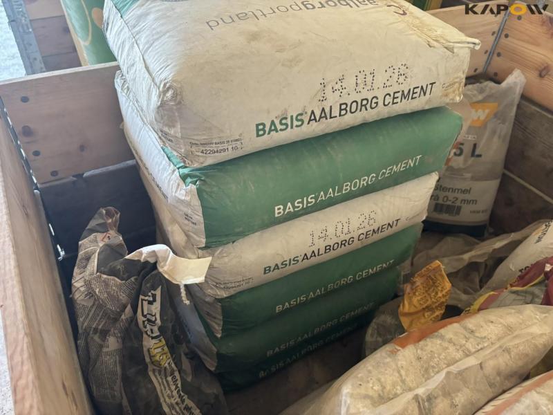 Building and auxiliary materials 23