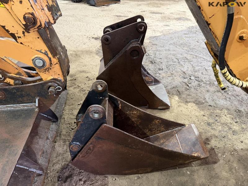 Case 695 backhoe loader 29