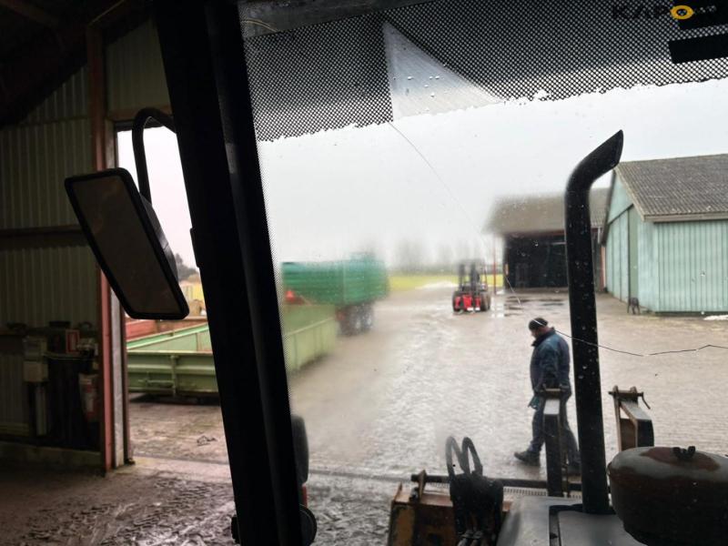 Case 695 backhoe loader 49