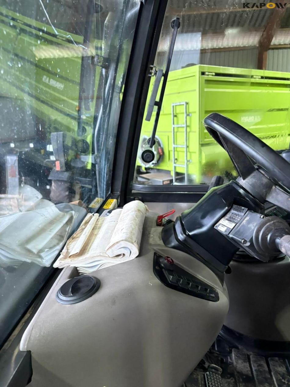 Case 695 backhoe loader 64