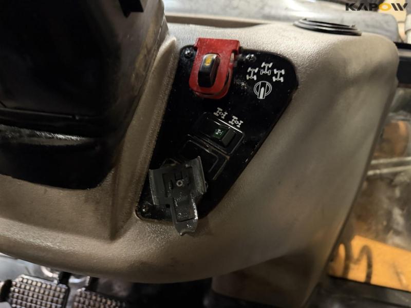 Case 695ST backhoe loader 40