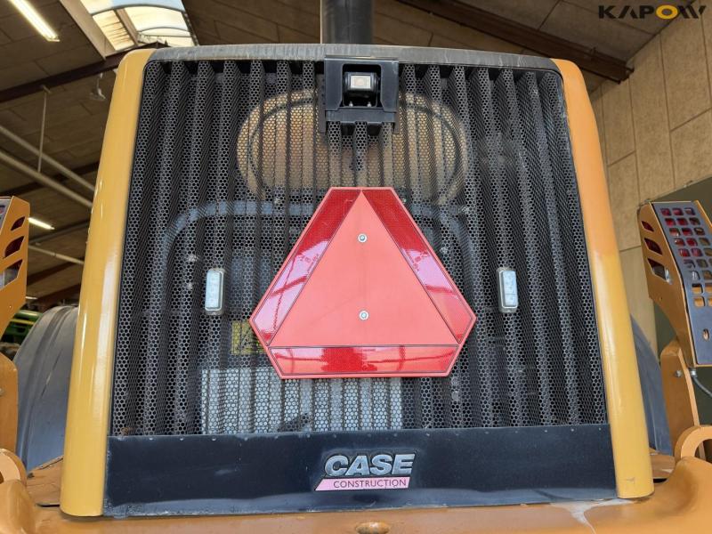 Case 721F loader 21