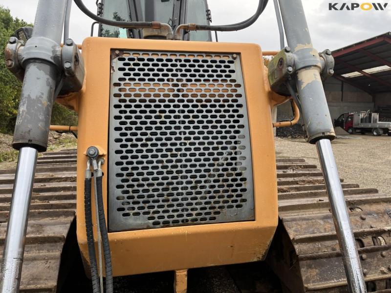 Case/New Holland D180 dozer with 3 tooth ripper 18