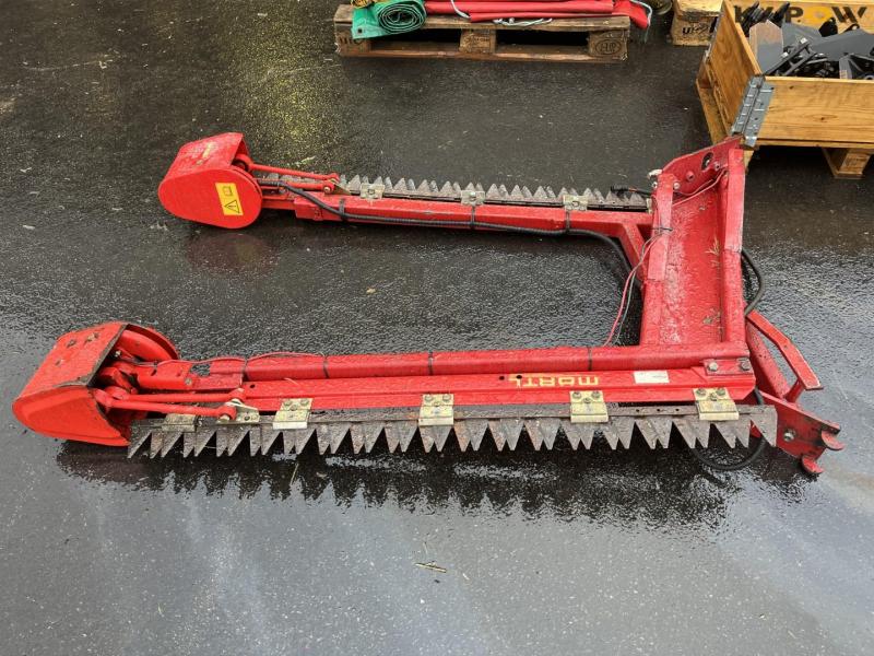 Case IH AFX8010 combine with 35-foot D60-S Macdon header 54