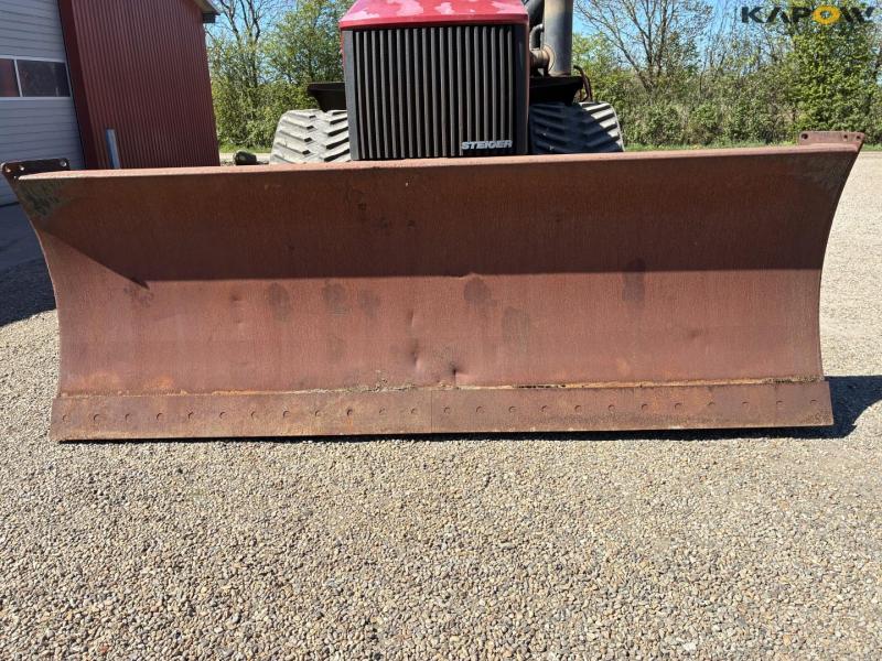 Case IH STX380 Steiger tracked tractor 27