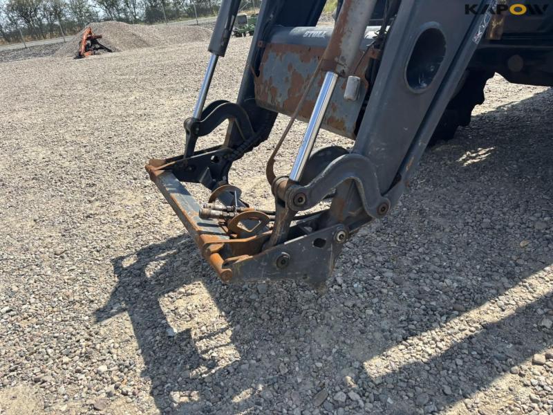 Case Puma 185 CVX tractor with front loader 10