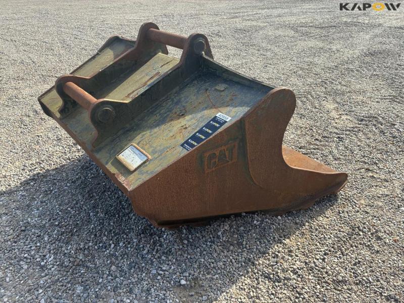 CAT grading bucket with S70 hitch 4
