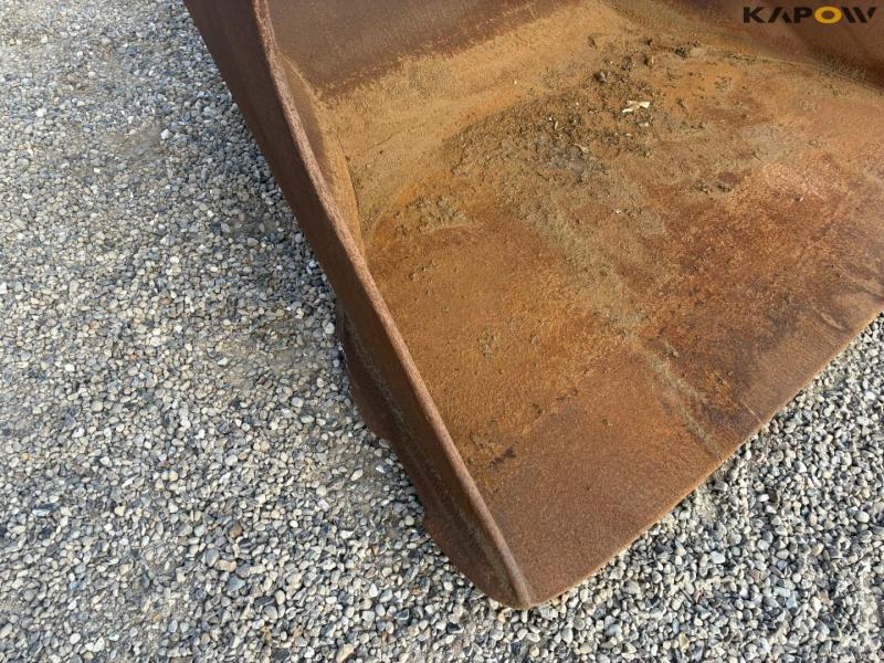 CAT grading bucket with S70 hitch 23
